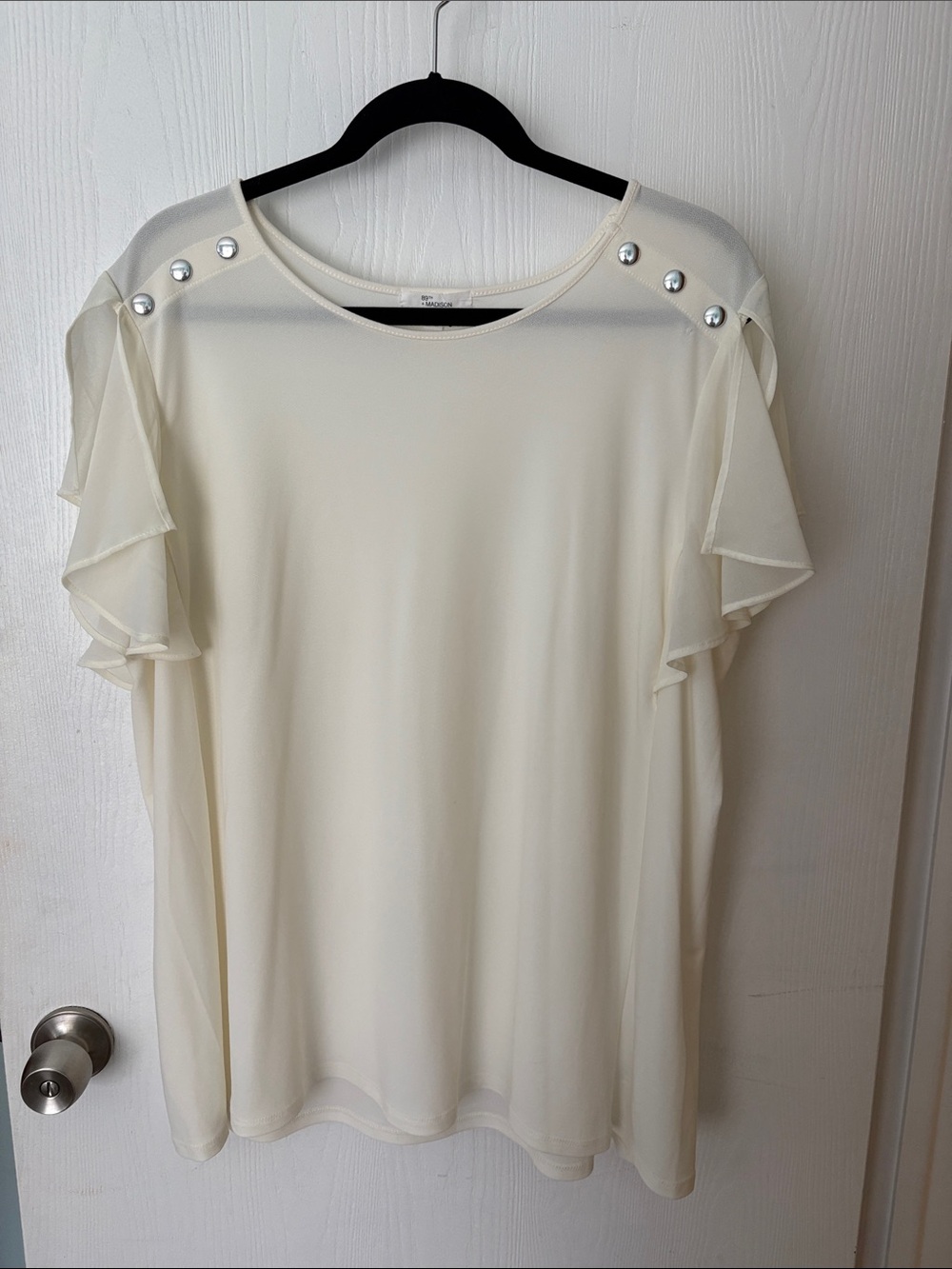 89th + MADISON Women's Cream Ruffle Sleeve Top with Shoulder Studs